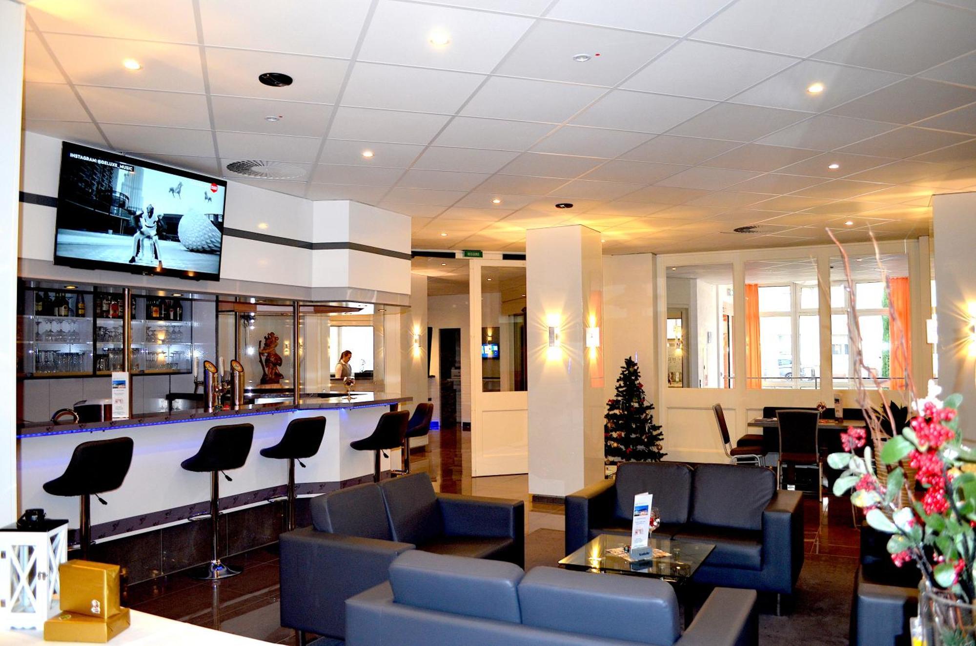 Weber Hotel MHG Buitenkant foto