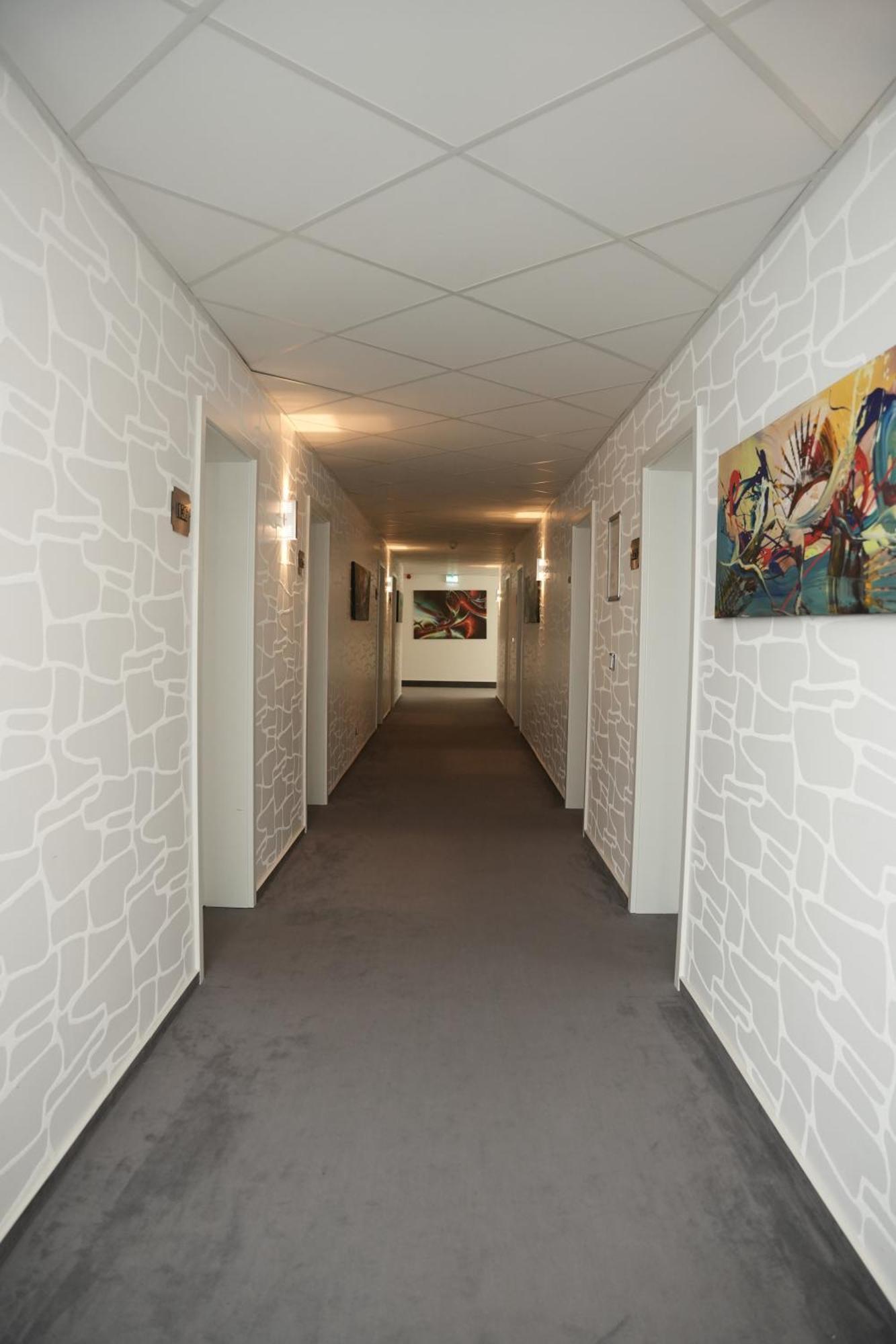 Weber Hotel MHG Buitenkant foto